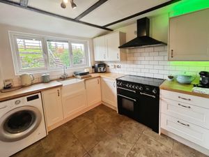 Kitchen- click for photo gallery